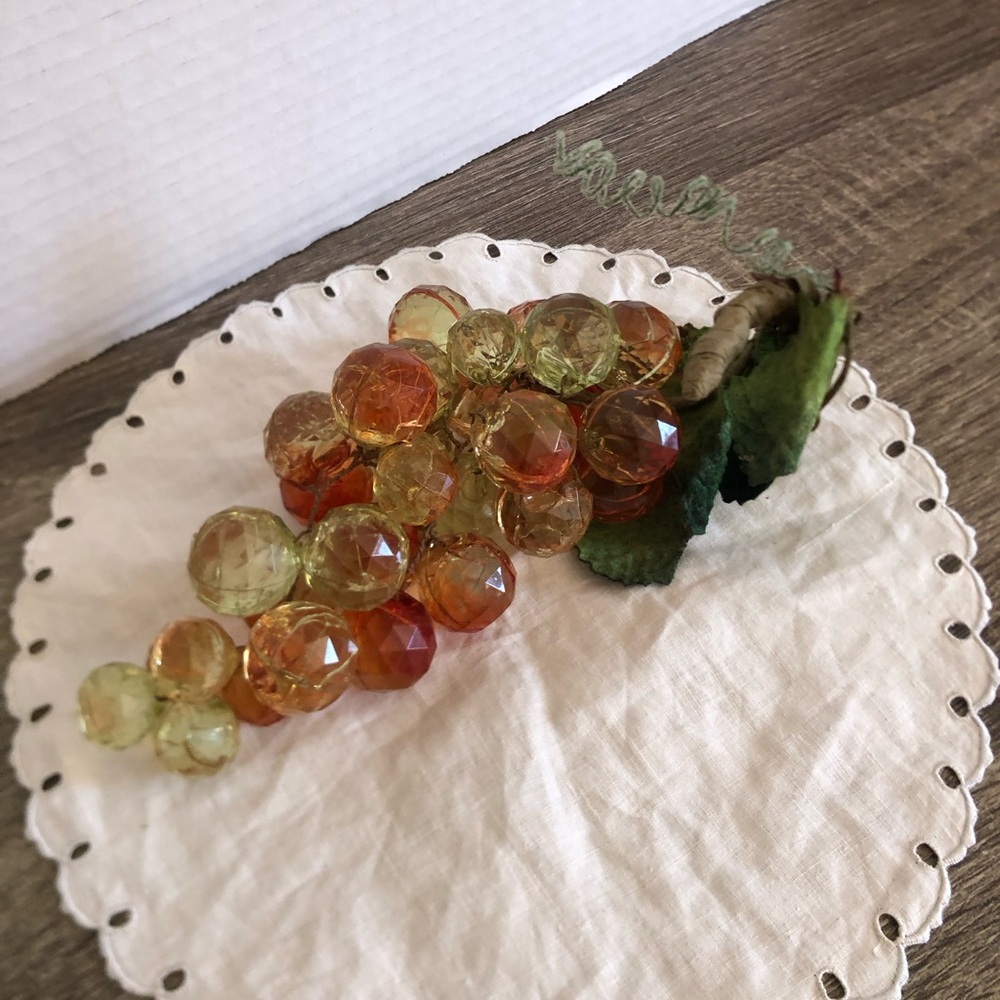 Vtg Acrylic Grape Cluster Accent Piece